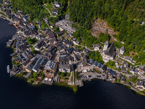 Hallstatt im Sommer von oben