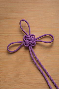 paracord omamori knot