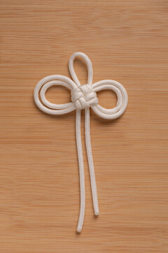 paracord omamori knot