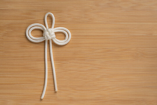 paracord omamori knot