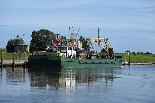 Muschelkutter im Greetsiel Hafen