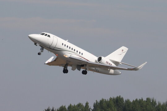 OE-HLK, Dassault Falcon 2000, Skyside GmbH, departing London Stansted Airport, Essex, UK on 25th July 2026