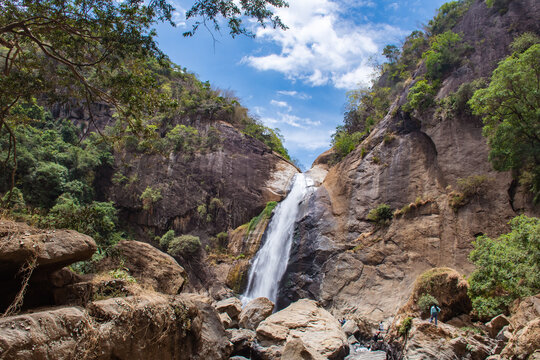 Dunhinda Falls in Badulla