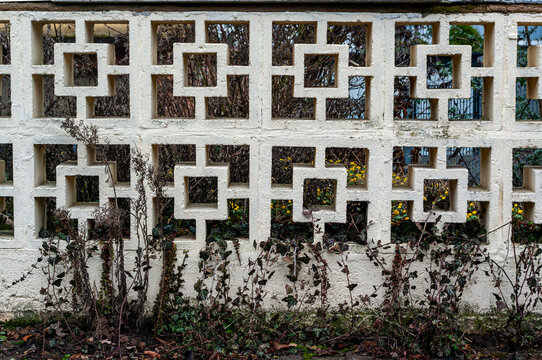 Mauer mit Durchblick