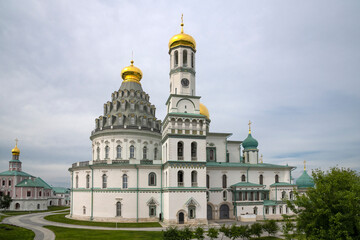 Fototapeta premium The ancient Cathedral of the Resurrection of Christ in the New Jerusalem Monastery. Istra, Moscow Region, Russia