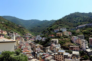 Fototapeta premium Riomaggiore, Cinque Terre, im Sommer