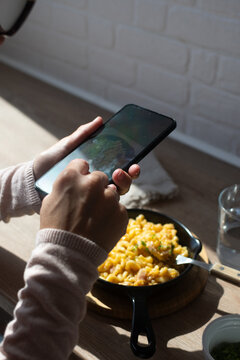 Smartphone capture of traditional American mac and cheese