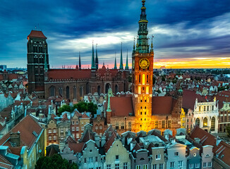 Obraz premium Architecture of old town in Gdansk with Main City Hall, Poland