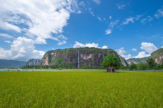 Harau Valley with its waterfalls