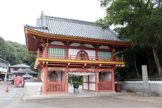 Niomon entrance gate at Gokurakuji Temple, second temple in Shikoku Henro, in Naruto, Tokushima, Japan July 2026.