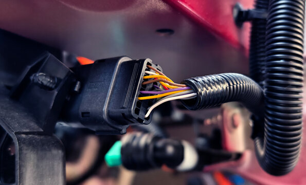 Technical illustration of automotive electrical networks including cooling mechanisms