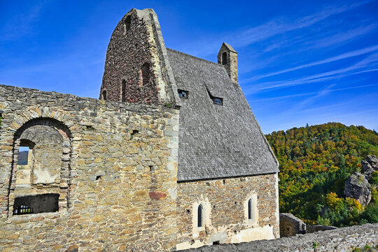 Sharp Close-Up View of the Historic Stone Chapel and Medieval Walls of Burgruine Aggstein in Lower Austria
