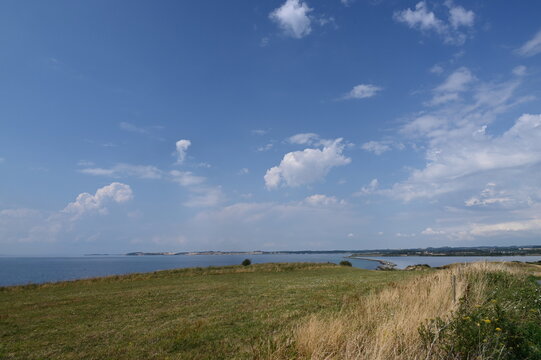 K&uuml;stend&uuml;nen auf der Halbinsel Helnaes auf F&uuml;nen in D&auml;nemark
