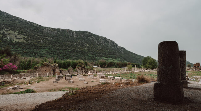 Ephesus izmir Turkiye roman ruins 