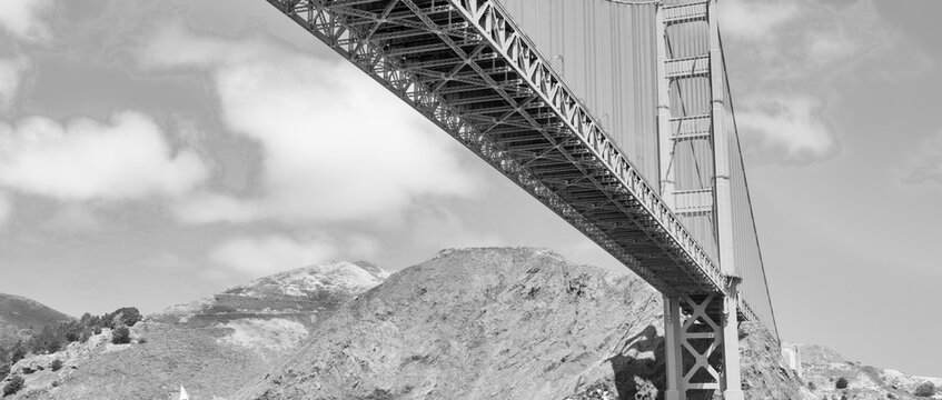 San Francisco, Golden Gate Bridge from a cruise ship
