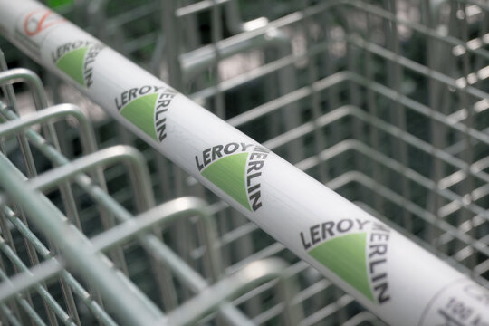 Shopping cart from the home improvement retailer Leroy Merlin.
