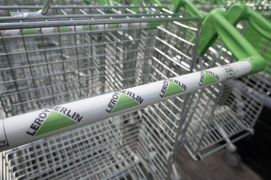 Shopping cart from the home improvement retailer Leroy Merlin.
