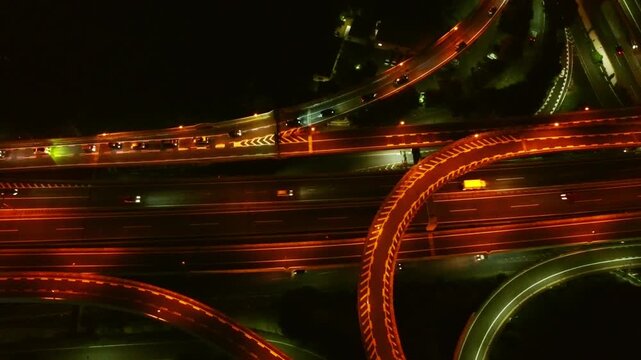 夜のインターチェンジ 空撮 4K