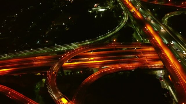 夜のインターチェンジ 空撮 4K