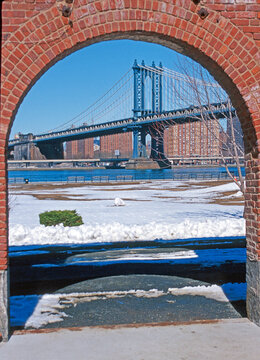view of Brooklyn bridge in the winter