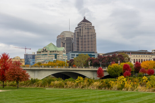 Columbus Ohio skyline with Scioto River and autumn trees