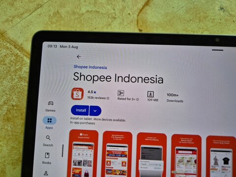 Shopee Indonesia App Page on Google Play Store Displayed on Tablet Screen. Pamekasan, Indonesia - Aug 03, 2026.