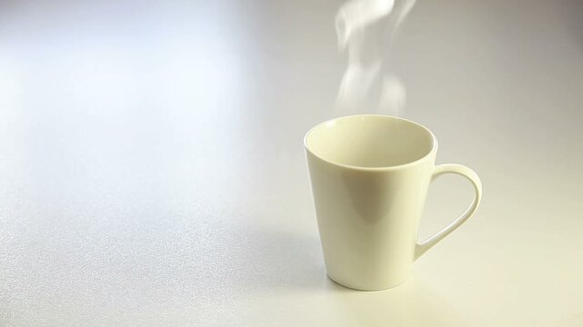 湯気がでるコーヒカップ