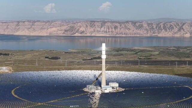 The Solar Oasis: A Hybrid CSP and PV Power Complex