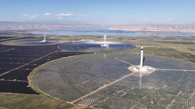The Solar Oasis: A Hybrid CSP and PV Power Complex