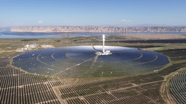 The Solar Oasis: A Hybrid CSP and PV Power Complex