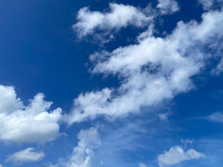 Fototapeta premium Summer blue sky and white clouds 