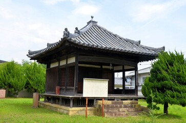Fototapeta premium 酒見寺 地蔵堂