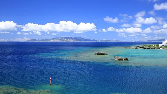 万座の海と積乱雲