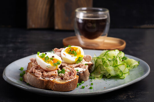 Balanced High Protein Meal with Tuna and Egg Sandwiches