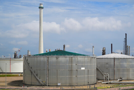 Europe's largest kerosine refinery operates in Rotterdam