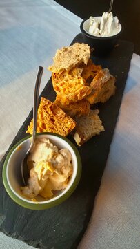tuna p&acirc;t&eacute; snack, gourmet presentation
