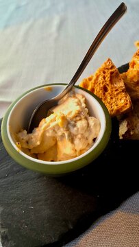 tuna p&acirc;t&eacute; snack, gourmet presentation