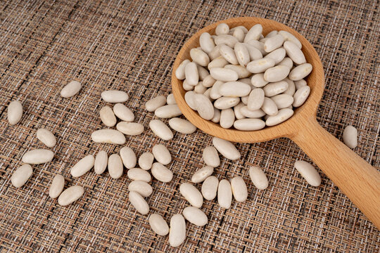 White kidney bean, dry cannellini beans pile