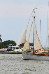 Obraz premium sailing ship in the harbor