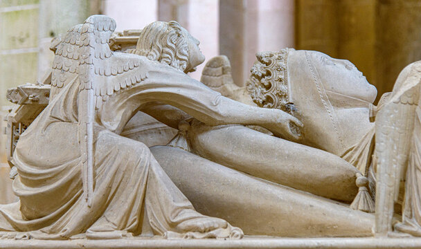 Gisant d'Ines de Castro, la Reine Morte,  dans l'&eacute;glise du monast&egrave;re Sainte-Marie &agrave; Alcoba&ccedil;a, Portugal