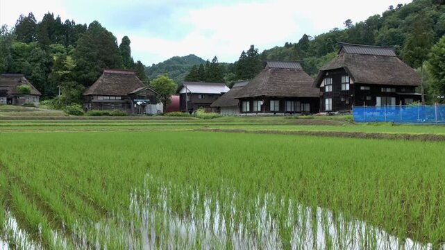 荻ノ島茅葺環状集落