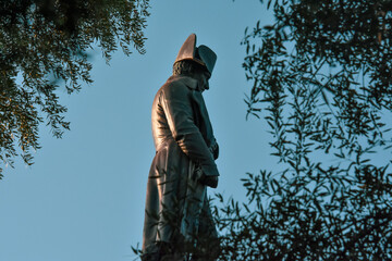 Statue de Napoléon de profil  en plan américain. Ajaccio- Corse- France.  © Natolie 