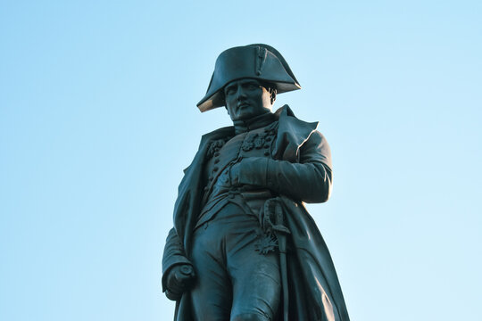 Statue de Napol&eacute;on de face  en plan am&eacute;ricain. Ajaccio- Corse- France. 