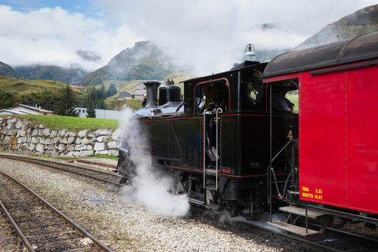 Dampflokomotive vom Furka-Zug in Realp in der Schweiz.
Furka Steam Railway in Realp, Switzerland.