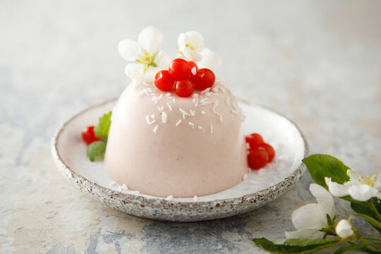 Berry panna cotta with coconut