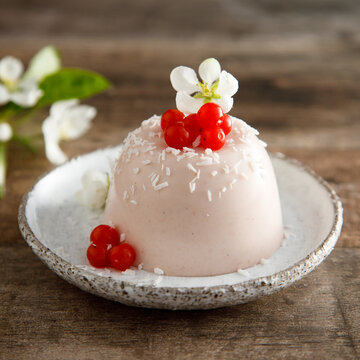 Berry panna cotta with coconut