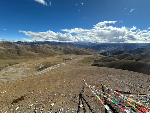 Road in the Mount Everest National Reserve, Qomolangma Nature Reserve,Tibet, China