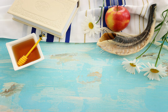Rosh hashanah (jewish New Year holiday) concept. Traditional symbols
