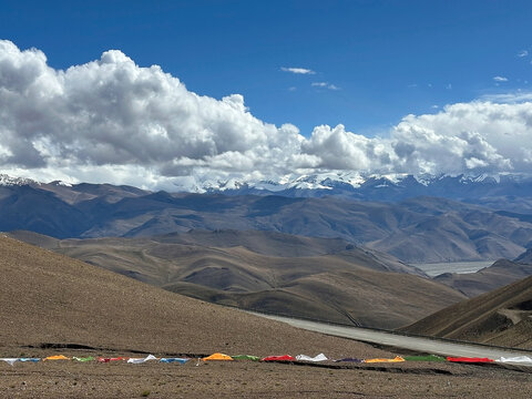 Mount Everest and valley among the clouds in the Mount Everest National Reserve, Qomolangma Nature Reserve,Tibet, China