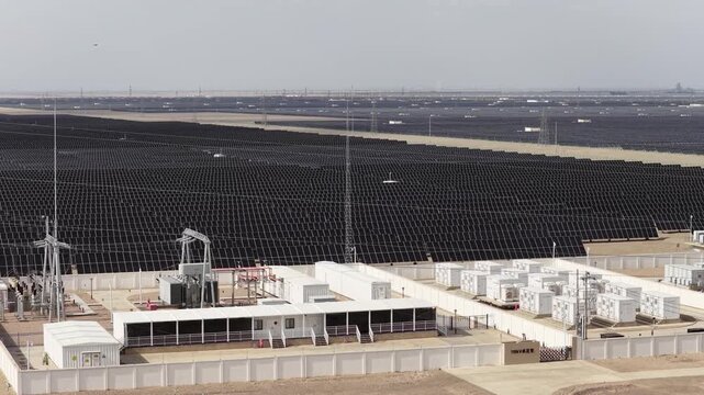 Reflecting the Sun: A Close-Up View of a Tower CSP Plant